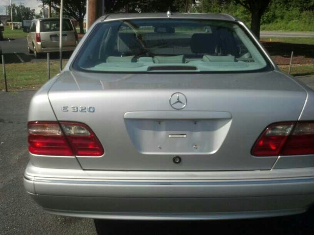 Mercedes-Benz E-Class 2001 photo 13
