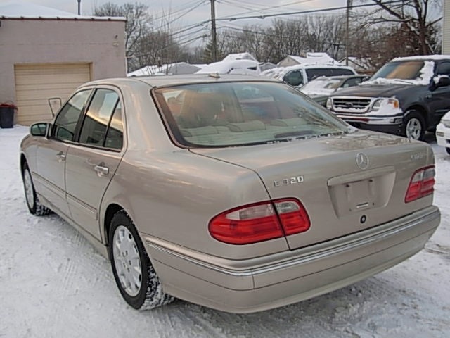 Mercedes-Benz E-Class 2001 photo 1