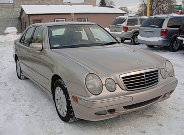 Mercedes-Benz E-Class 2001 photo 3