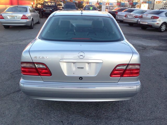 Mercedes-Benz E-Class 2002 photo 3
