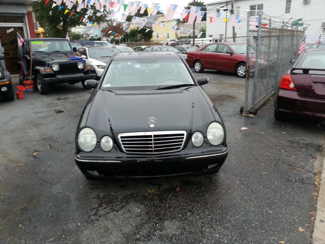 Mercedes-Benz E-Class 2002 photo 2