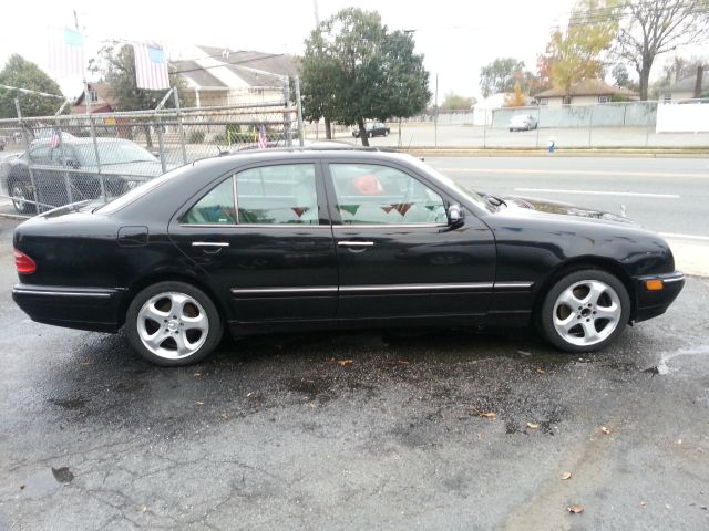 Mercedes-Benz E-Class 2002 photo 4