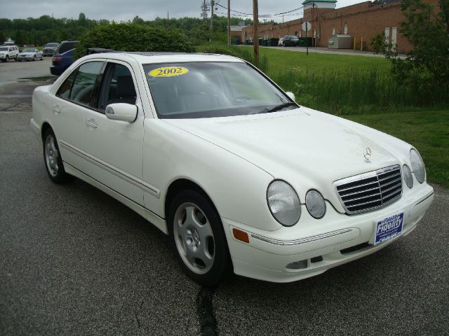 Mercedes-Benz E-Class 2002 photo 3
