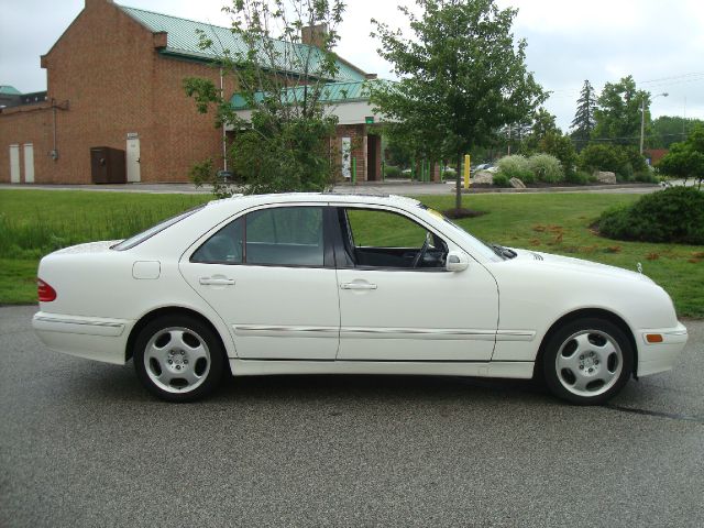 Mercedes-Benz E-Class 2002 photo 4