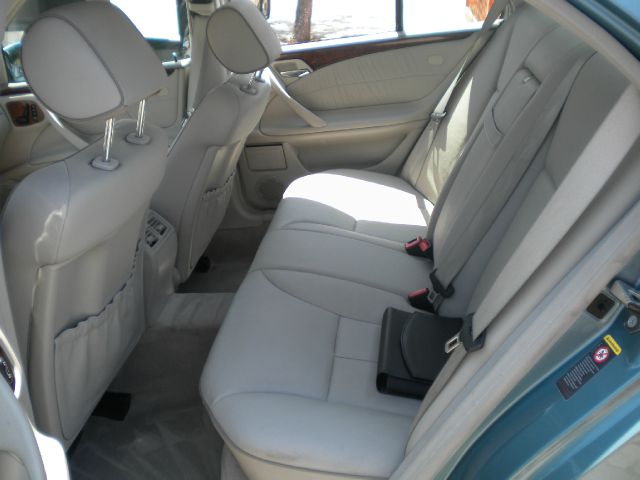 Mercedes-Benz E-Class 2002 photo 16