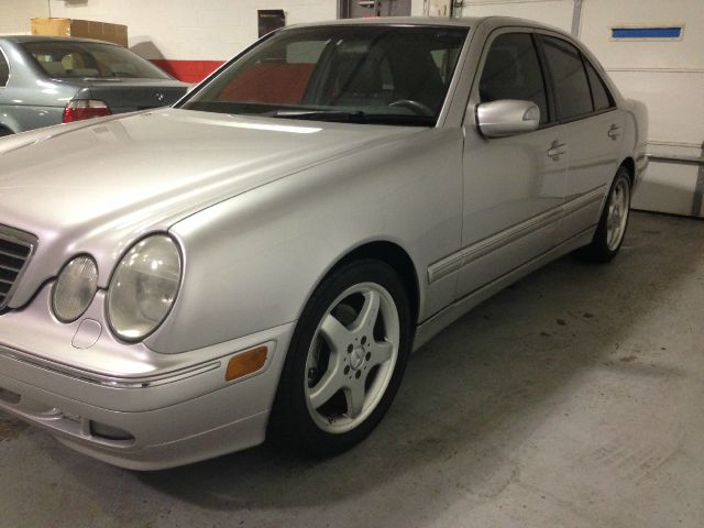 Mercedes-Benz E-Class 2002 photo 1