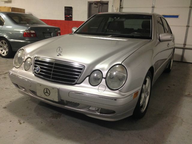 Mercedes-Benz E-Class 2002 photo 2