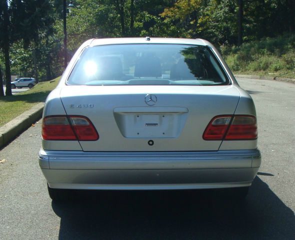 Mercedes-Benz E-Class 2002 photo 1