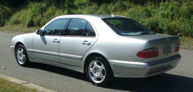 Mercedes-Benz E-Class 2002 photo 2