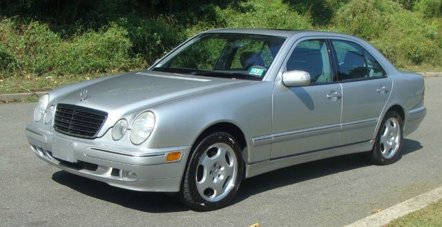 Mercedes-Benz E-Class 2002 photo 4