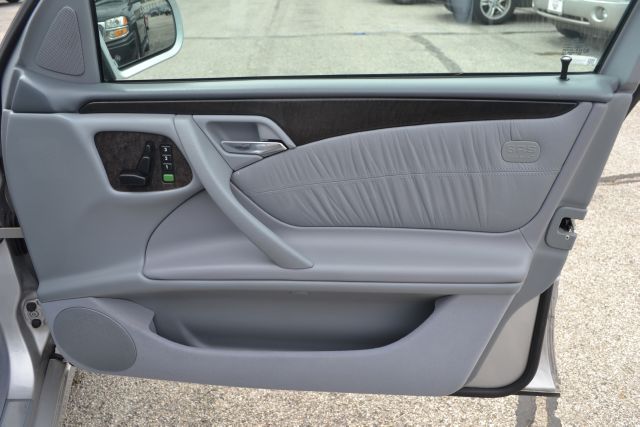 Mercedes-Benz E-Class 2002 photo 13