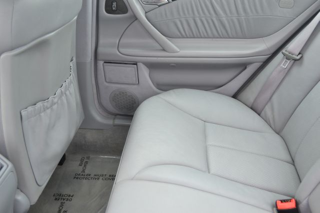 Mercedes-Benz E-Class 2002 photo 19