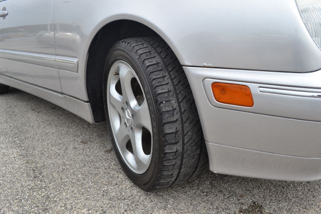 Mercedes-Benz E-Class 2002 photo 22