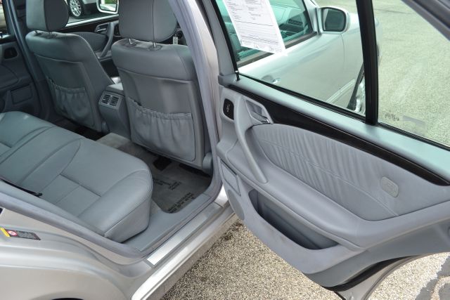 Mercedes-Benz E-Class 2002 photo 38