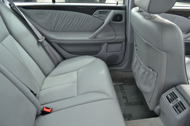 Mercedes-Benz E-Class 2002 photo 4