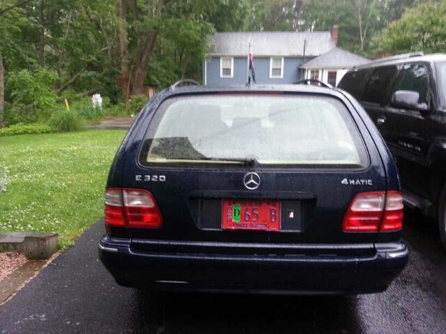 Mercedes-Benz E-Class 2002 photo 4