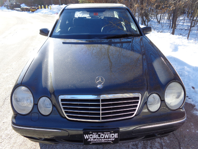 Mercedes-Benz E-Class 2002 photo 2