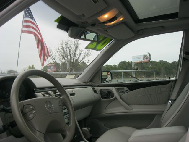 Mercedes-Benz E-Class 2002 photo 1