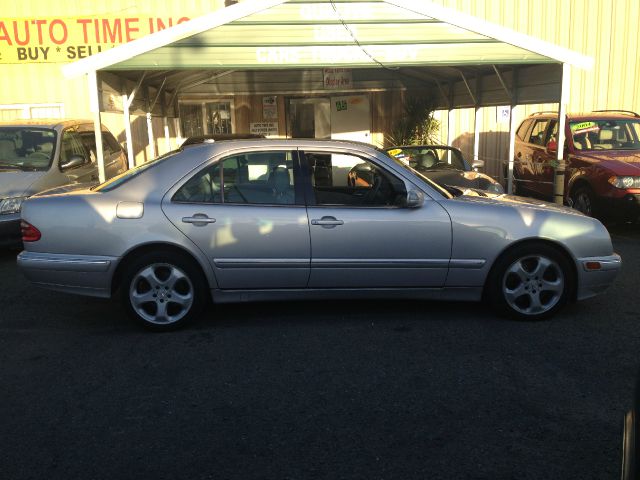 Mercedes-Benz E-Class 2002 photo 3