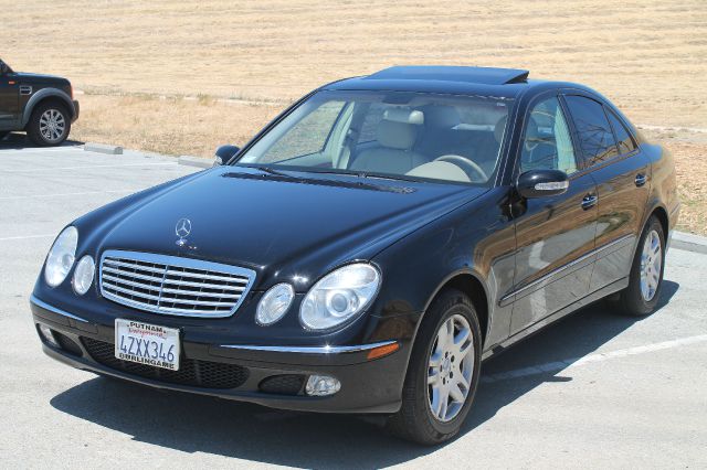 Mercedes-Benz E-Class 2003 photo 1