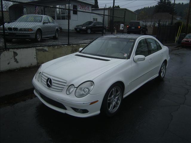 Mercedes-Benz E-Class 2003 photo 2