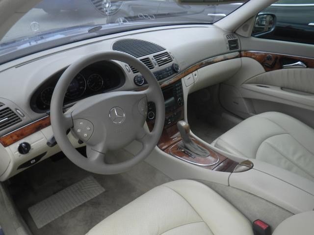 Mercedes-Benz E-Class 2003 photo 2