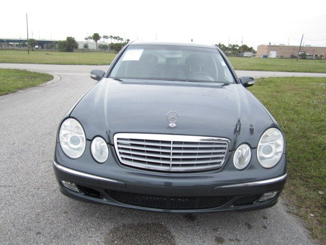 Mercedes-Benz E-Class 2003 photo 2