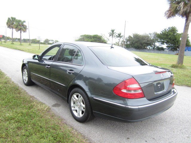 Mercedes-Benz E-Class 2003 photo 4