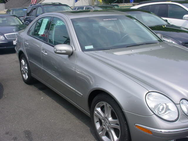 Mercedes-Benz E-Class 2003 photo 2