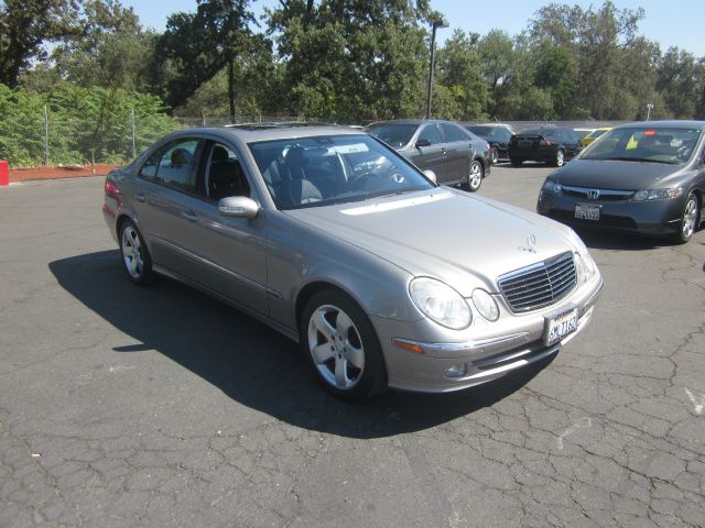 Mercedes-Benz E-Class 2003 photo 4