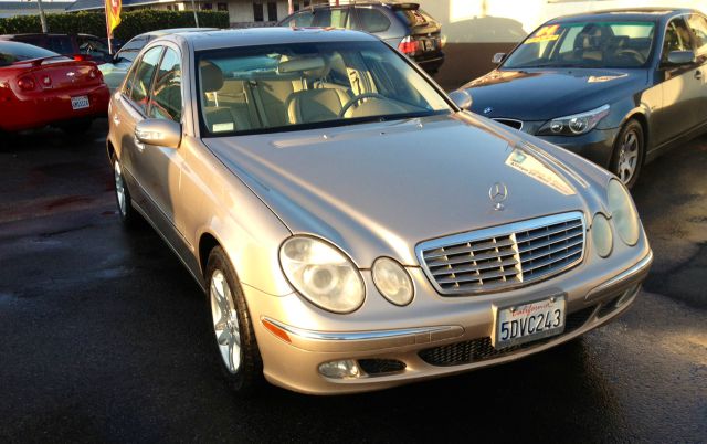 Mercedes-Benz E-Class 2003 photo 2