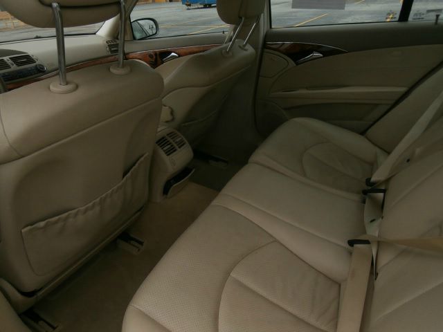 Mercedes-Benz E-Class 2003 photo 2