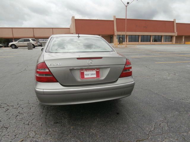 Mercedes-Benz E-Class 2003 photo 3
