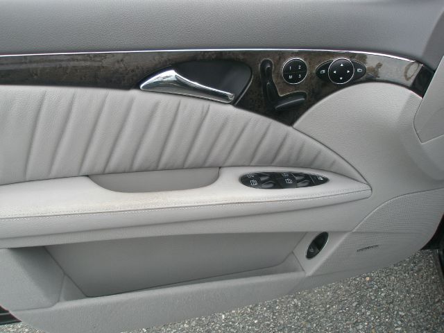 Mercedes-Benz E-Class 2003 photo 27