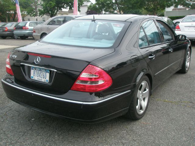 Mercedes-Benz E-Class 2003 photo 30