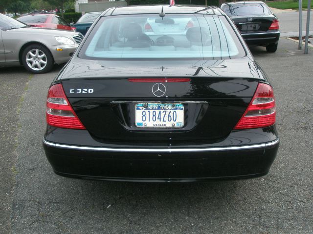 Mercedes-Benz E-Class 2003 photo 35