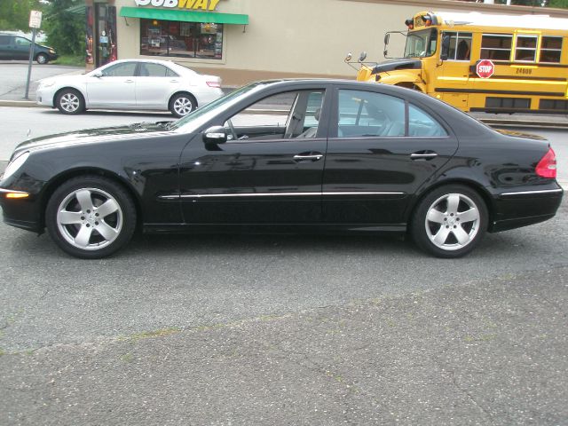 Mercedes-Benz E-Class 2003 photo 4