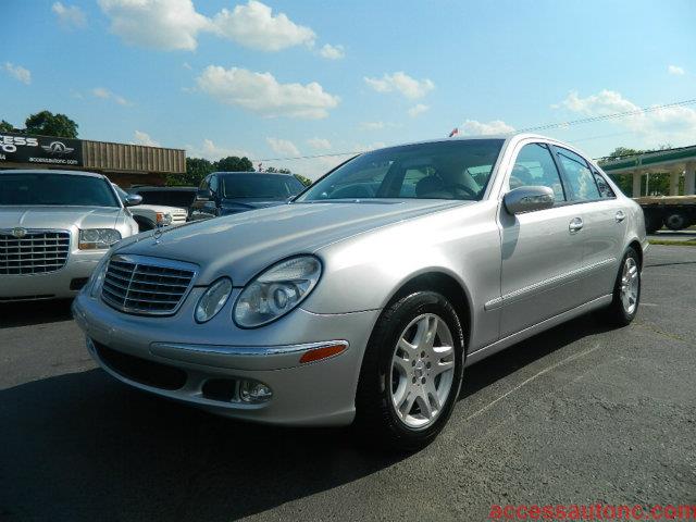 Mercedes-Benz E-Class 2003 photo 2