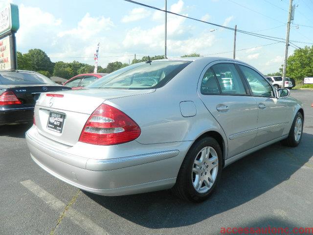 Mercedes-Benz E-Class 2003 photo 3