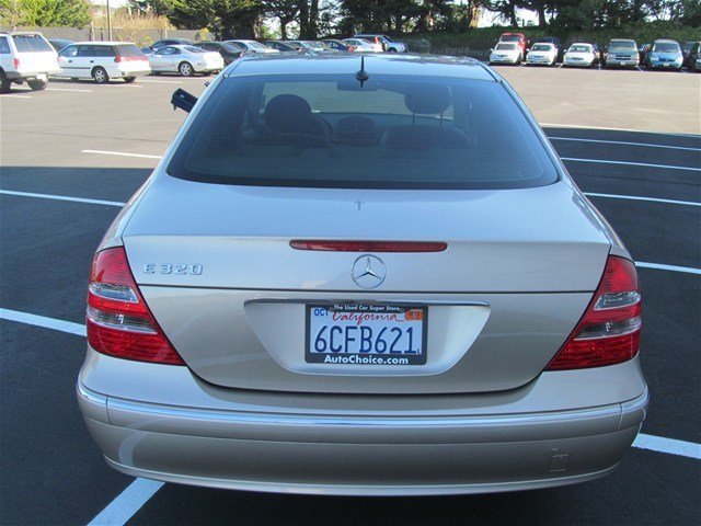 Mercedes-Benz E-Class 2003 photo 3