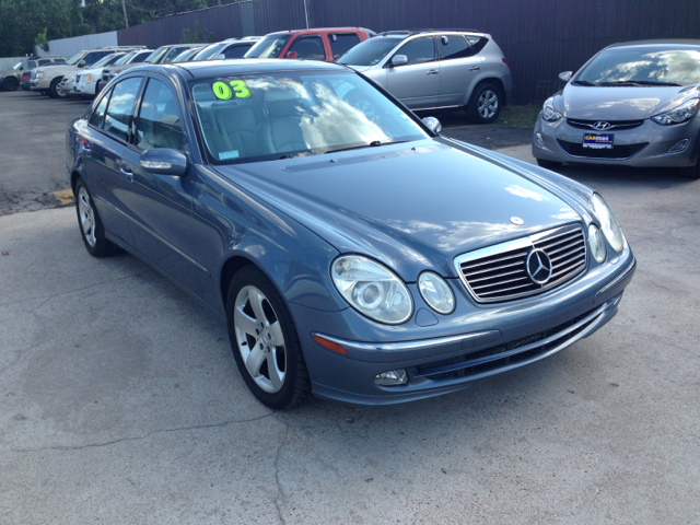 Mercedes-Benz E-Class 2003 photo 2