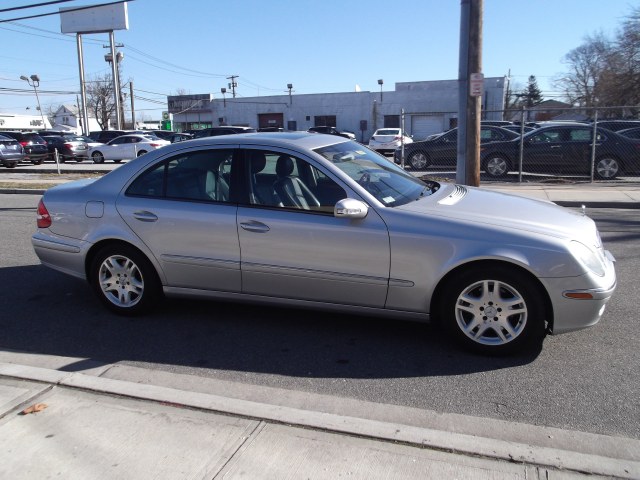 Mercedes-Benz E-Class 2003 photo 2