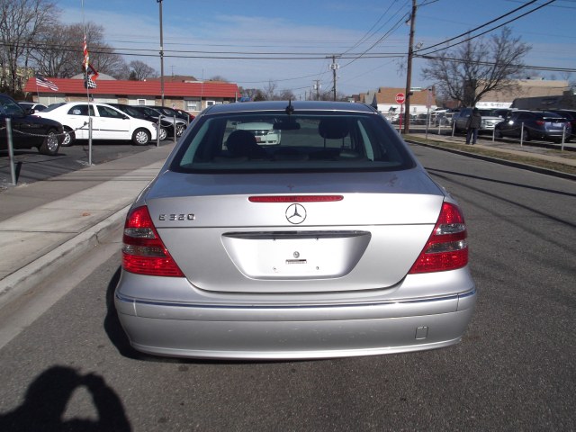 Mercedes-Benz E-Class 2003 photo 3