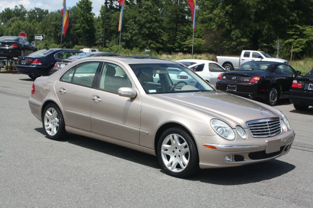 Mercedes-Benz E-Class 2003 photo 2