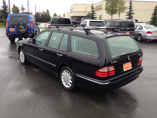 Mercedes-Benz E-Class 2003 photo 3