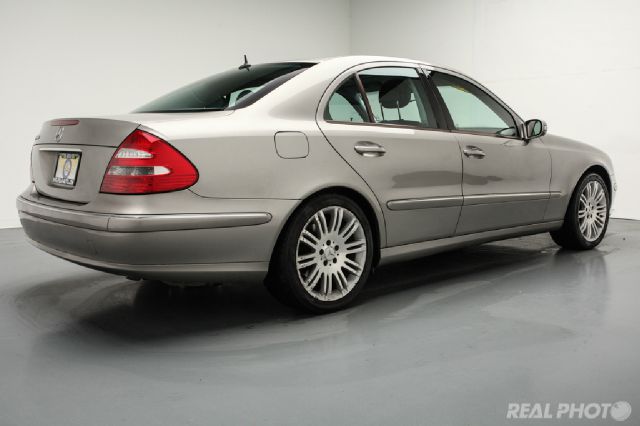 Mercedes-Benz E-Class 2003 photo 4