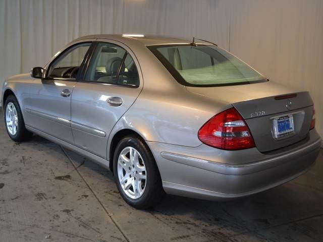 Mercedes-Benz E-Class 2003 photo 1