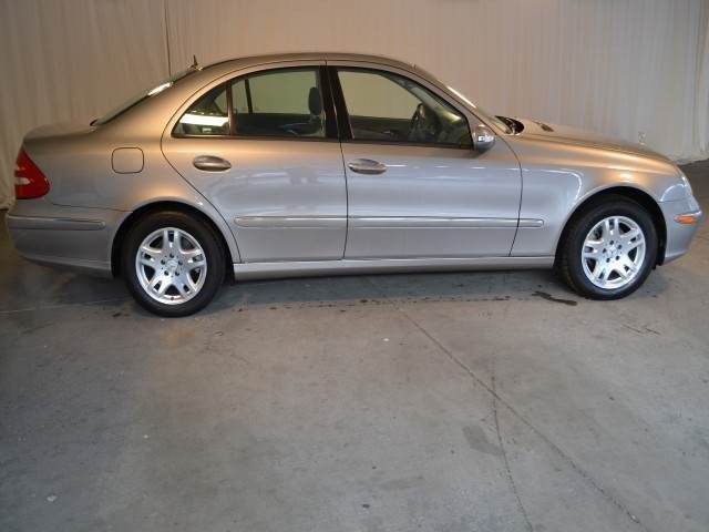 Mercedes-Benz E-Class 2003 photo 5
