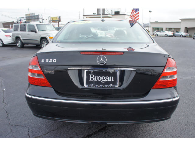 Mercedes-Benz E-Class 2003 photo 1