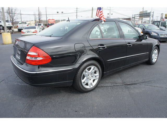 Mercedes-Benz E-Class 2003 photo 2